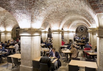 Cafe_in_the_Crypt1