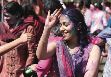 Dancing_Holi