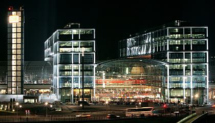Bundestag berät über Hauptbahnhof-Dach in Berlin