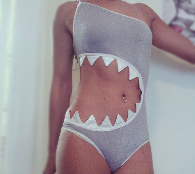 maillot de bain morsure de requin