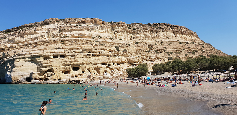 plage de Matala en Crète