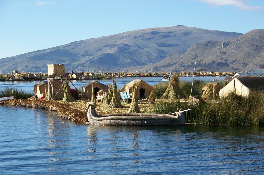 villages flottant de lac Titicaca cité d'or