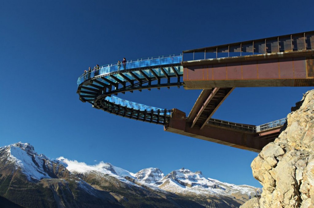 135_Enjoy-The-View-Of-Jasper-National-Park-On-The-Glacier-Skywalk_0-f