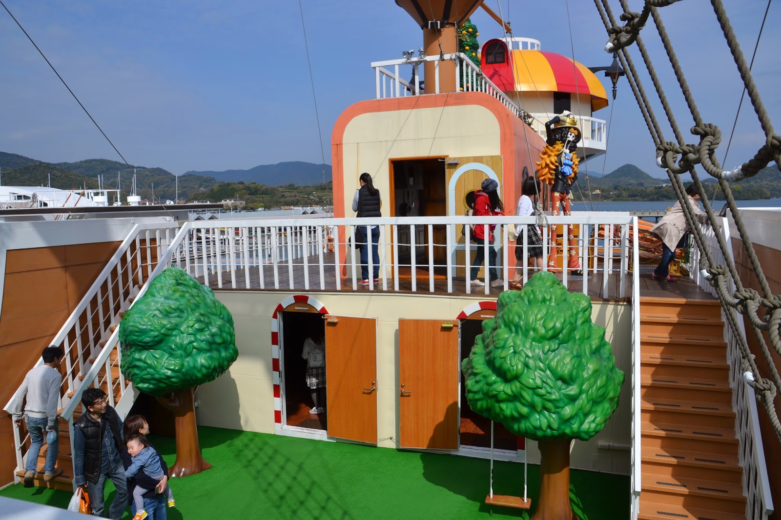 Thousand Sunny Laguna Ten Bosch