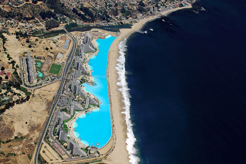 La plus grande piscine du monde est à l'hôtel San Alfonso (Chili)