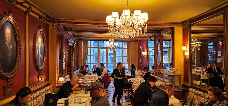 restaurant insolite paris historique procope