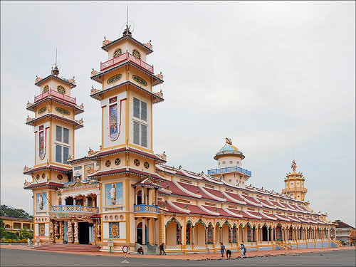 Visite insolite au Viet-Nam : le grand temple de Tay Ninh