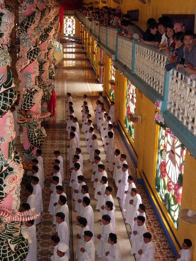 Visite insolite au Viet-Nam : le grand temple de Tay Ninh