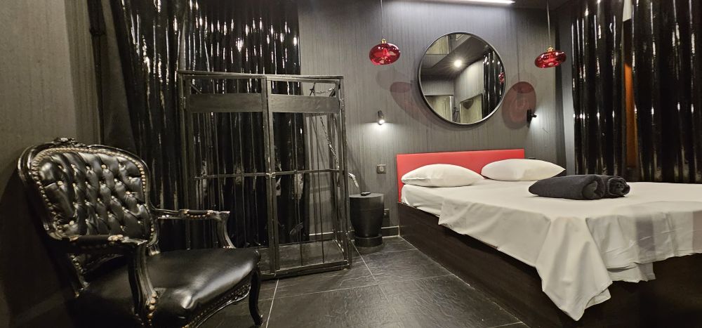 love hotel paris