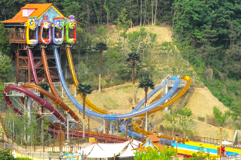 Le tobbogan Aqualoop du Everland Resort en Corée du Sud