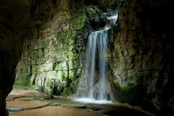 cascade-buttes-chaumont