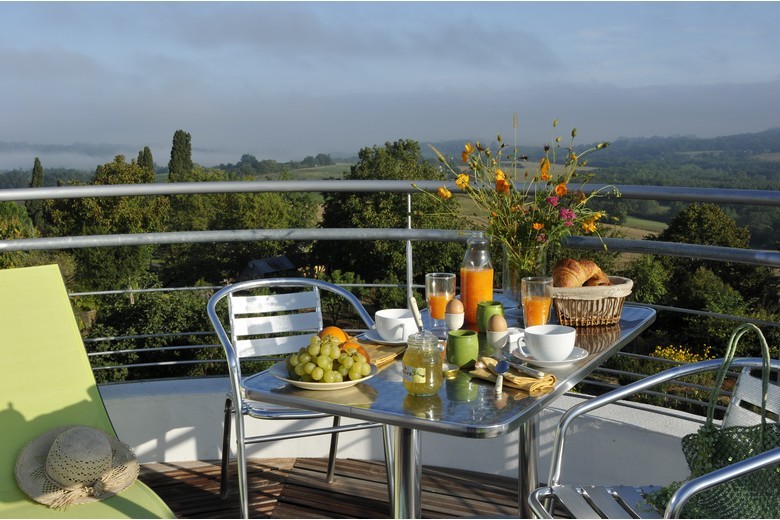 la terrasse du chateau d'eau dans le Gers