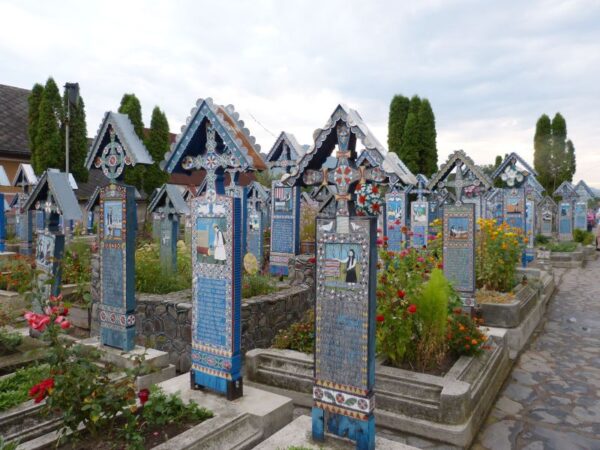 cimetiere sapanta roumanie