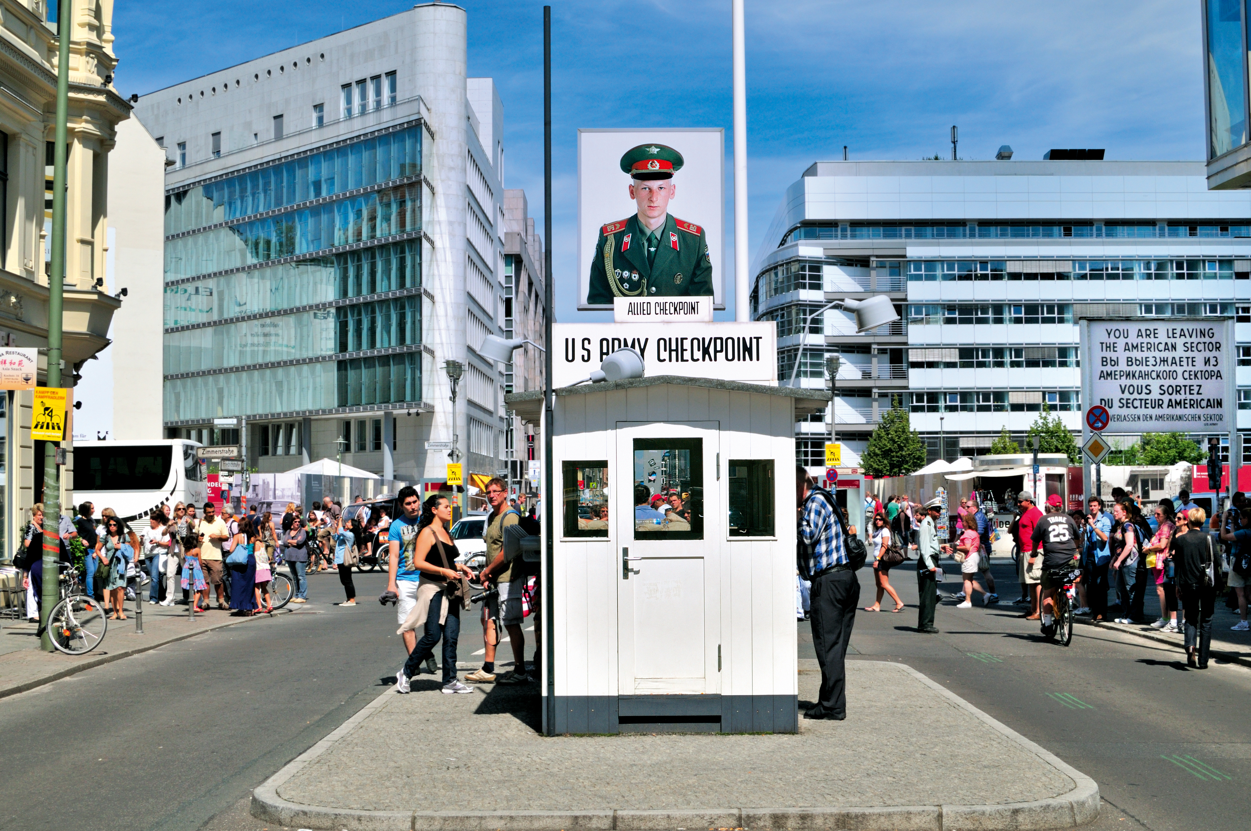 Berlin insolite checkpoint Charlie