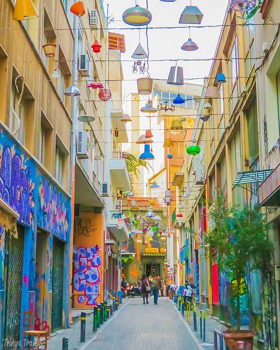 La jolie et colorée rue de Pittaki à Athènes