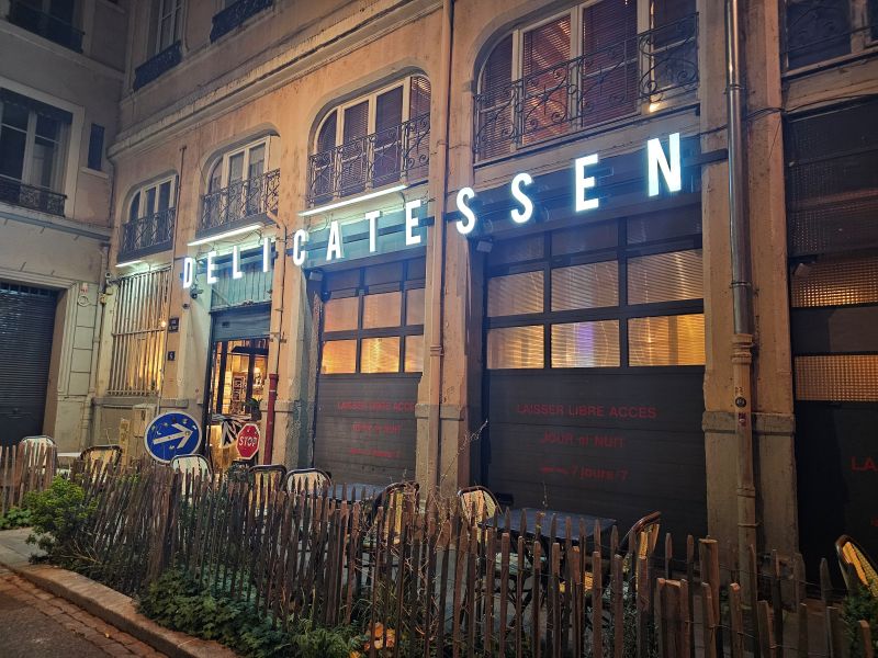 restaurant insolite à Lyon : le Delicatessen