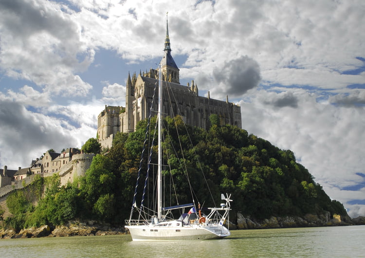 mont saint michel à voilier