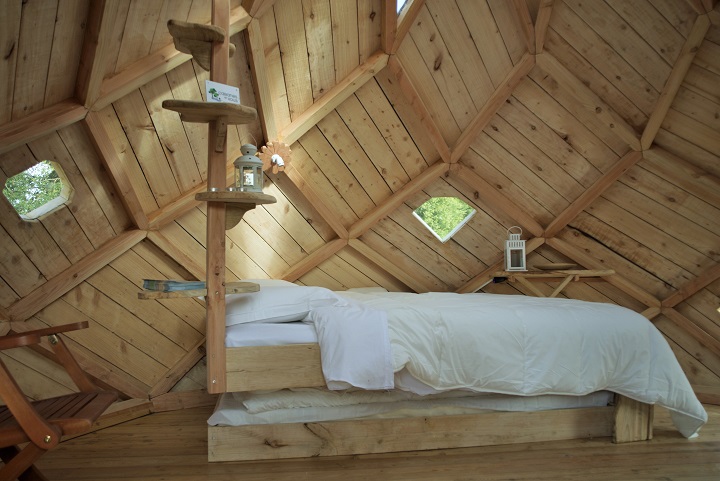 INTERIEUR CABANE VILLAGE FLOTTANT