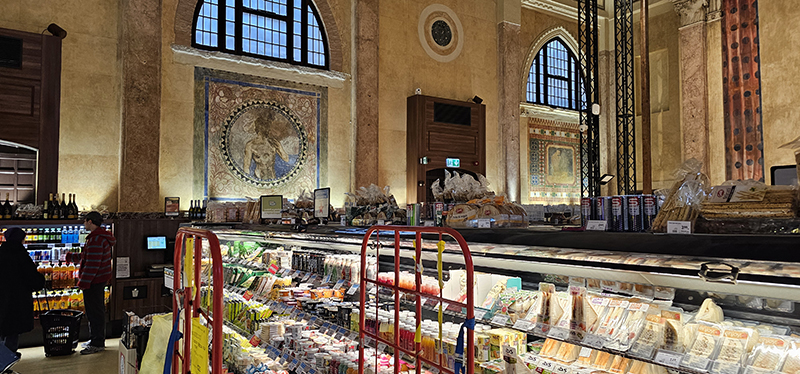 venise insolite supermarché théâtre