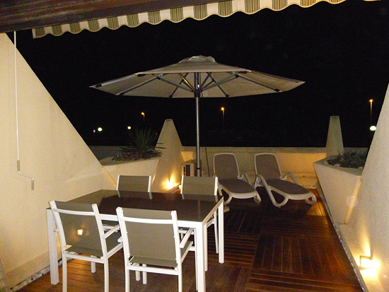 Terrasse de l'appartement l'Héliopolis du village naturiste
