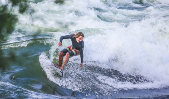 surf sur le fleuve saint laurent