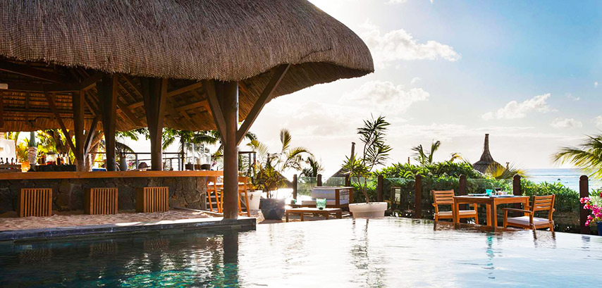 L'Hôtel Veranda Pointe-aux-Biches et sa piscine avec vue