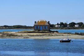 bretagne insolite : la maison de l'île saint cado