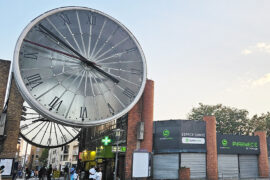 horloge cergy insolite