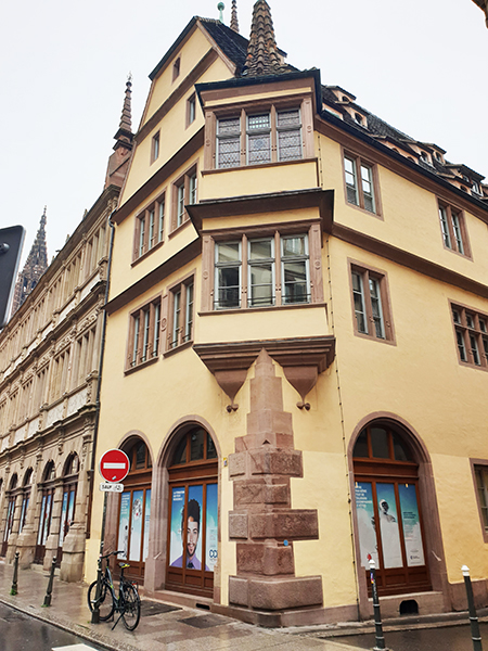 maison renaissance strasbourg oriel