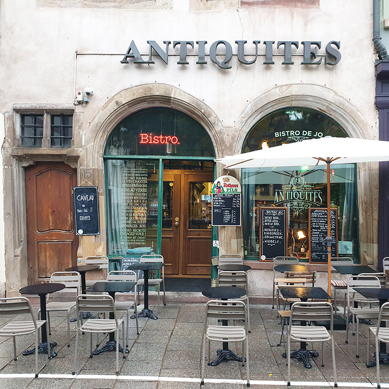 bar insolite antiquités bistrot strasbourg