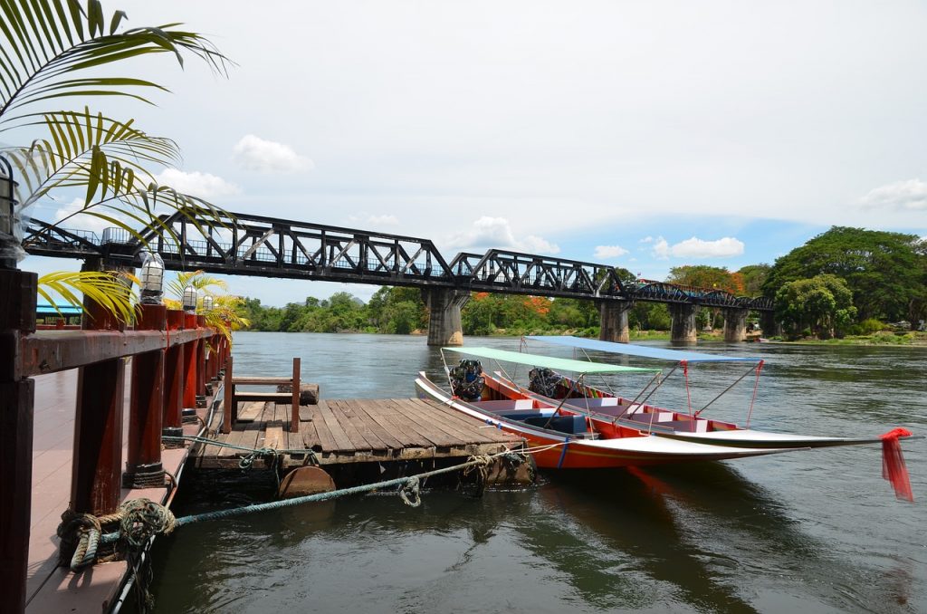 le pont de la rivière kwai thailande insolite