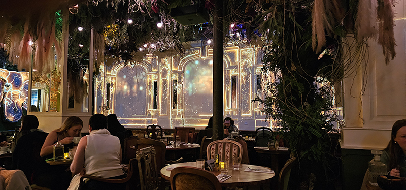 restaurant insolite paris jungle palace