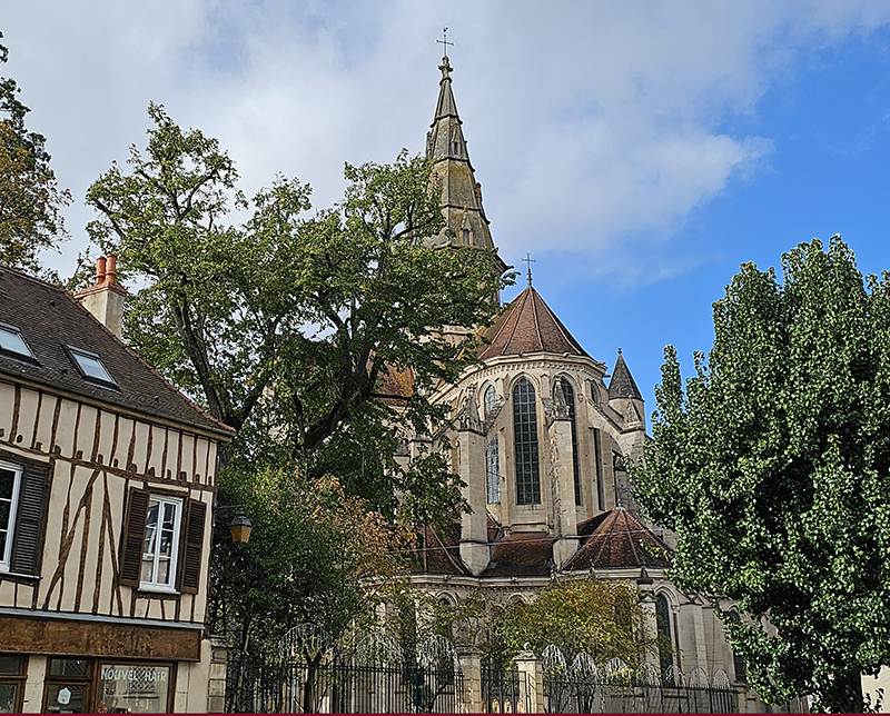 semur en auxois en van