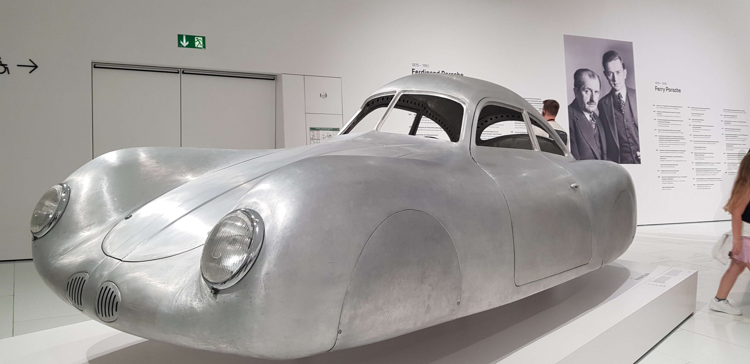 musee porsche stuttgart