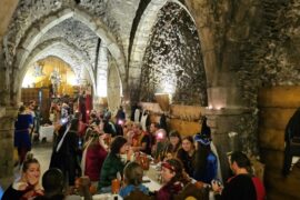 restaurant insolite moyen age provins