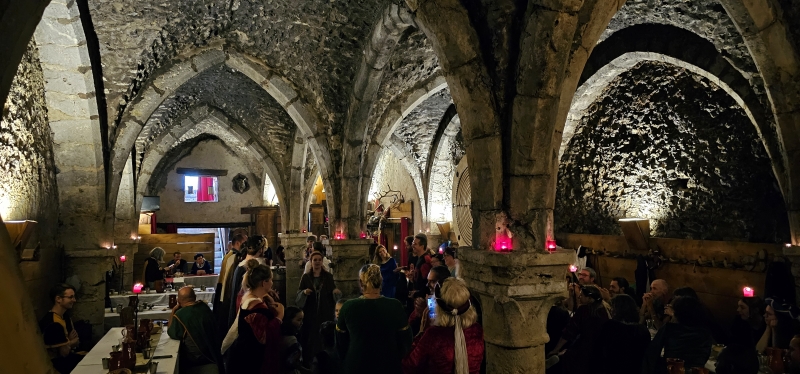 restaurant insolite moyen age provins