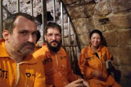 bar insolite paris prison