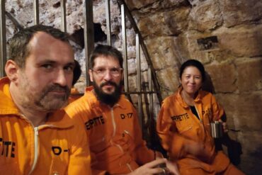 bar insolite paris prison