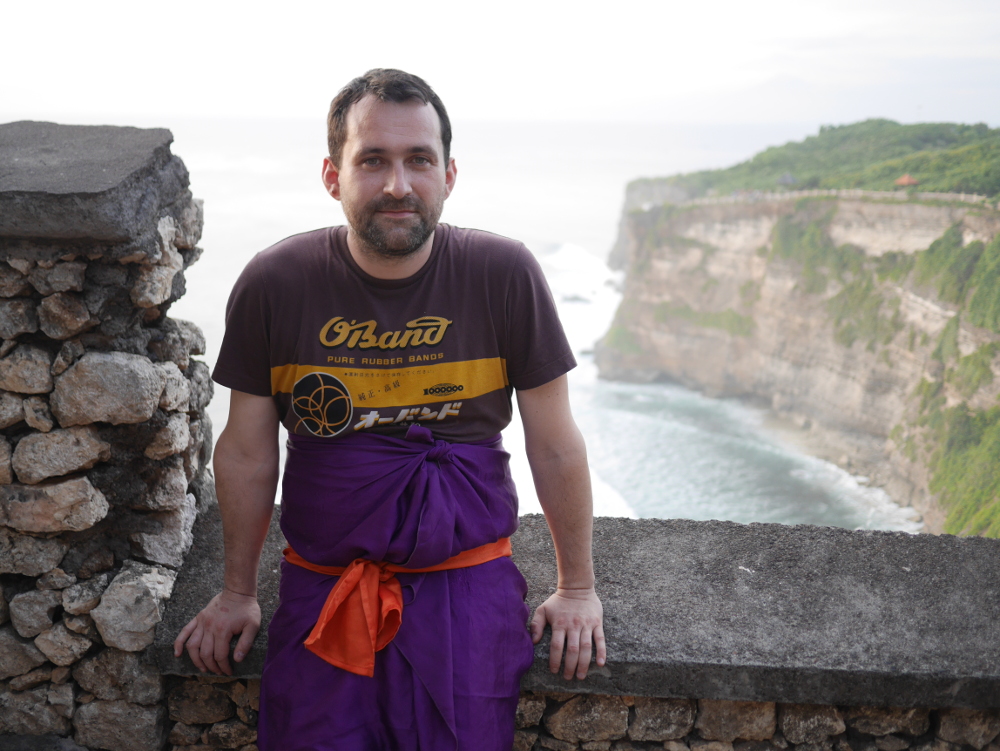 temple uluwatu bali indonesie
