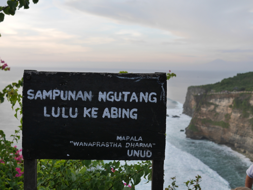 temple uluwatu bali indonesie