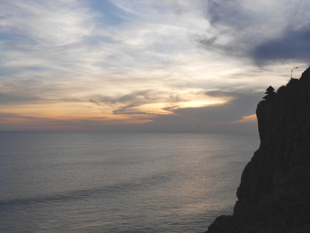 temple uluwatu bali indonesie