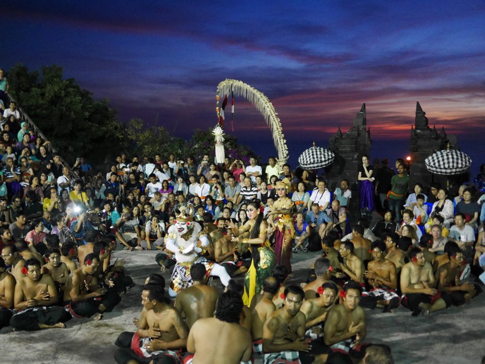 temple uluwatu bali indonesie