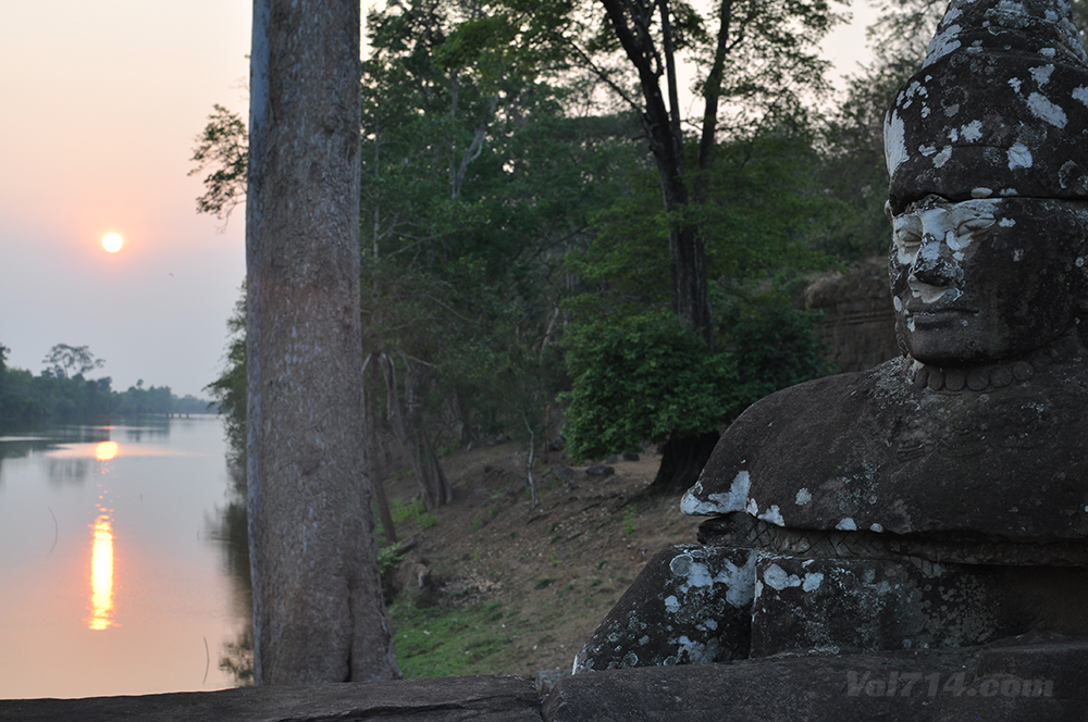 roadtrip moto angkor
