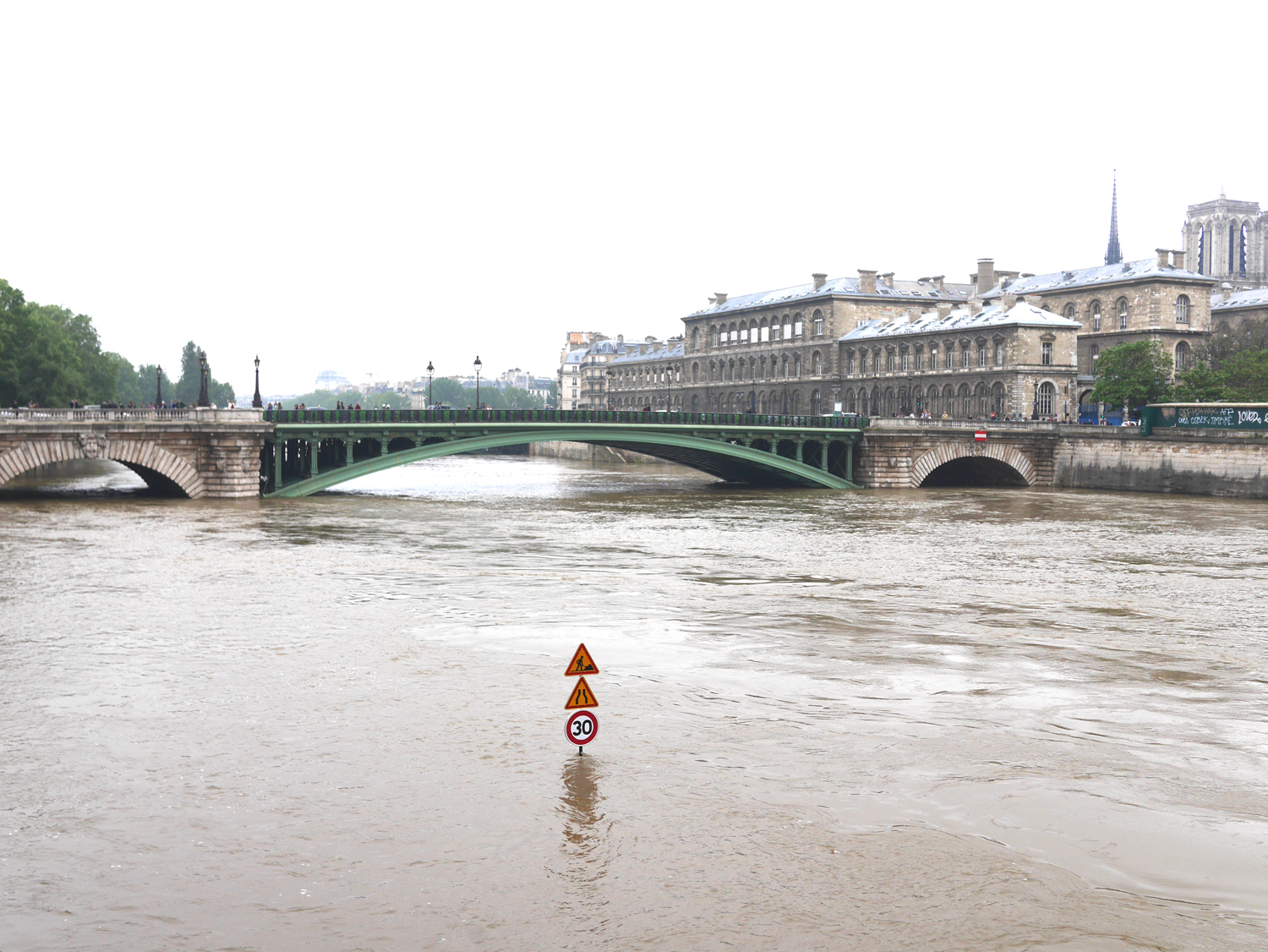 crue paris seine
