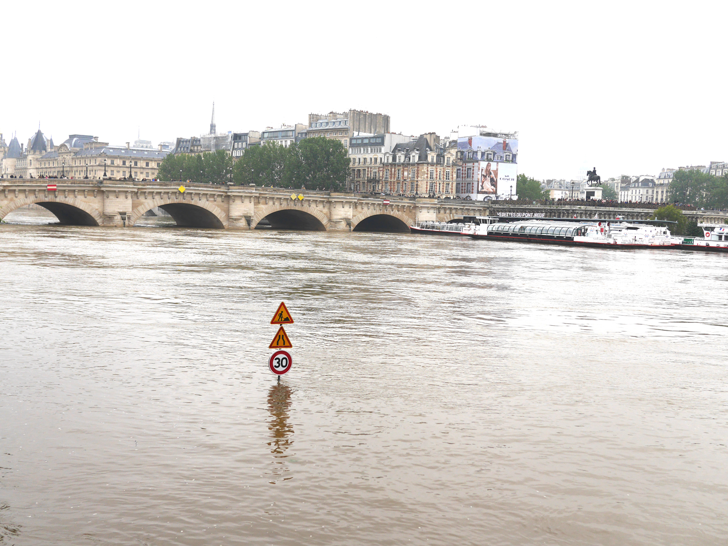 crue paris seine