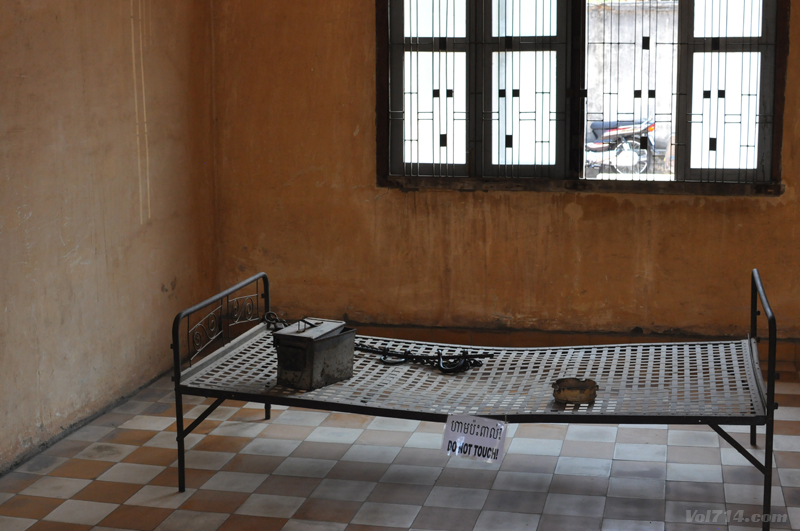 khmer rouge phnom penh