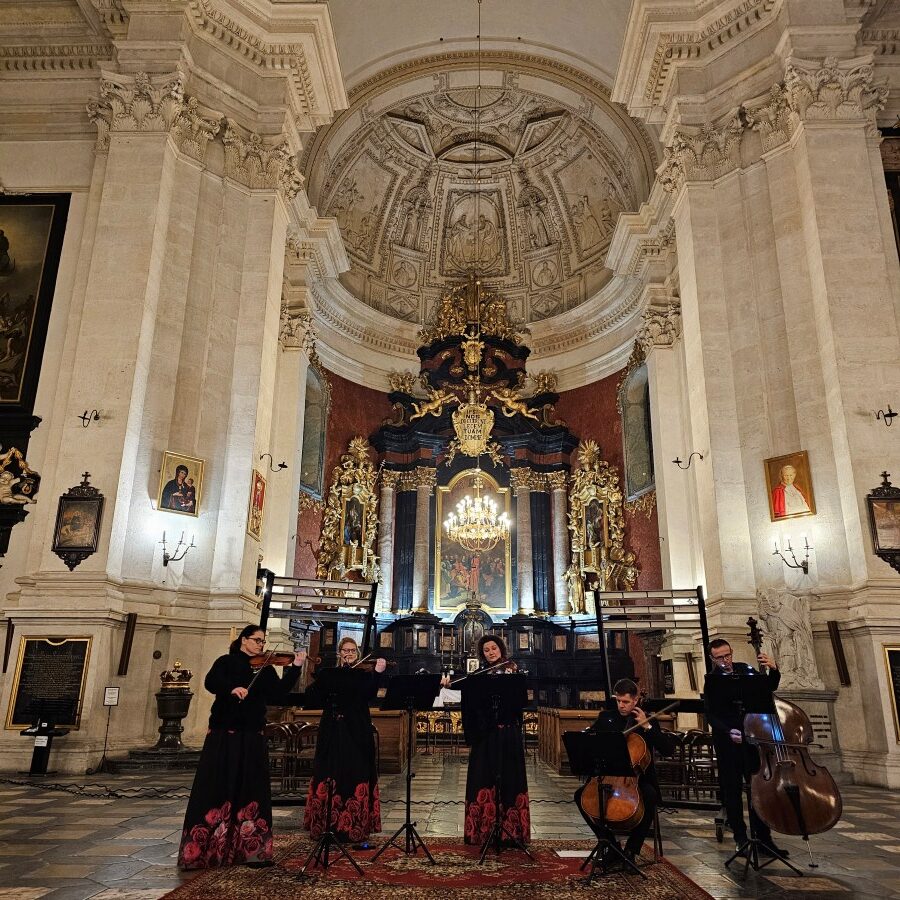 cracovie insolite concert de musique classique dans l'église Saints-Pierre-et-Paul