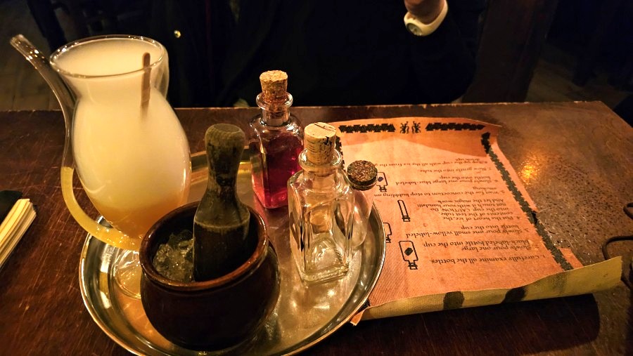 cracovie restaurant insolite moyen age Wilczy Dol