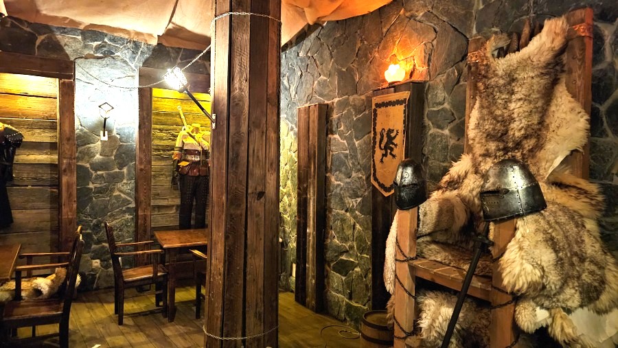 cracovie restaurant insolite moyen age Wilczy Dol