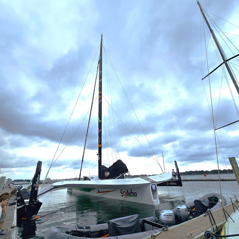 bateau de course dans la rade de Lorient